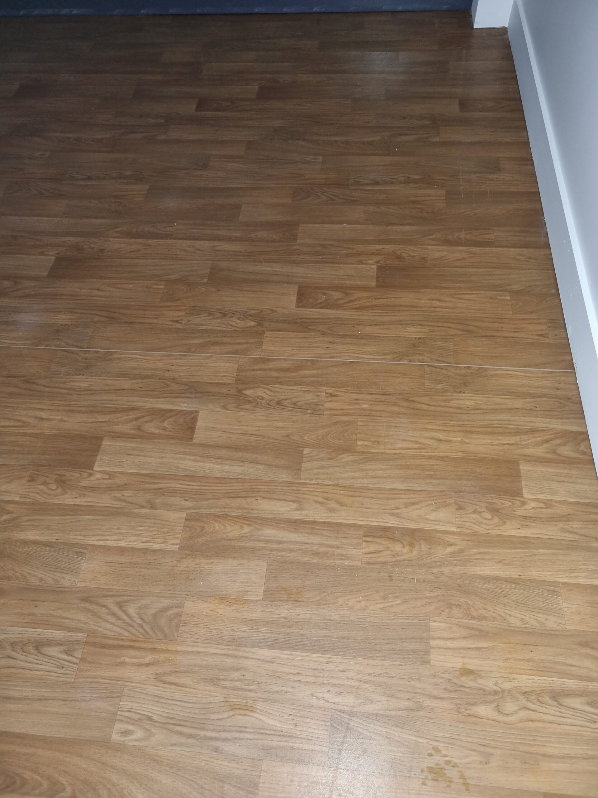 Sol vinyle décapé et protégé par la clinique du sol